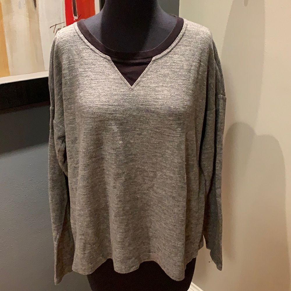Madewell Night-In heather gray, black accent top, medium